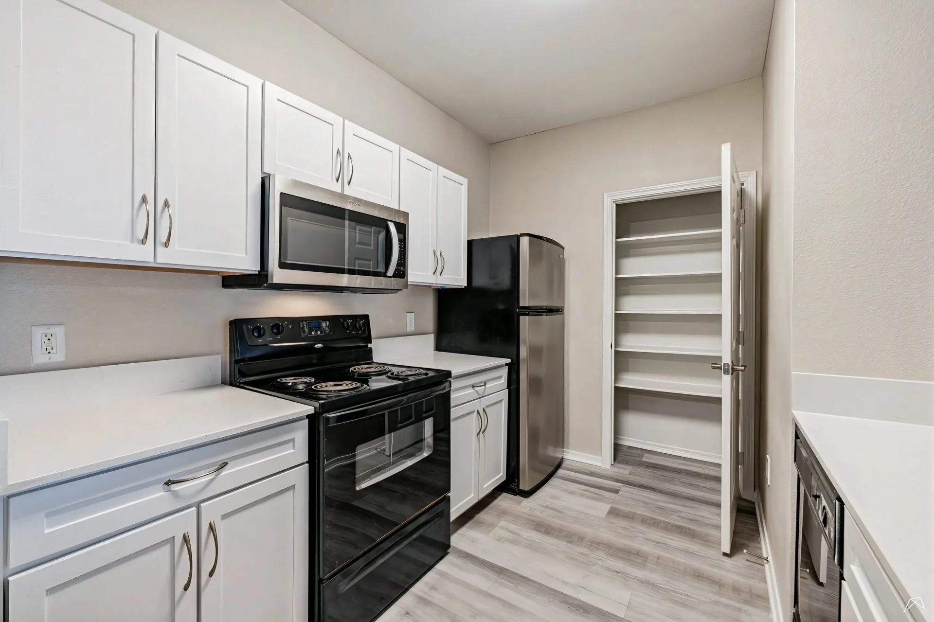 arioso apartments kitchen pantry