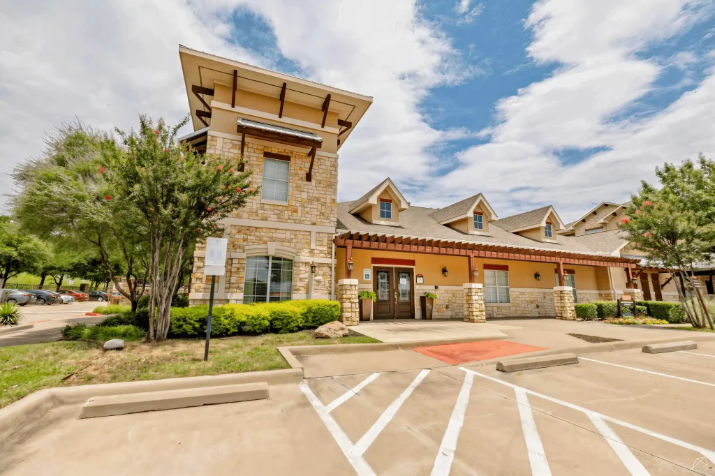 arioso apartments leasing office