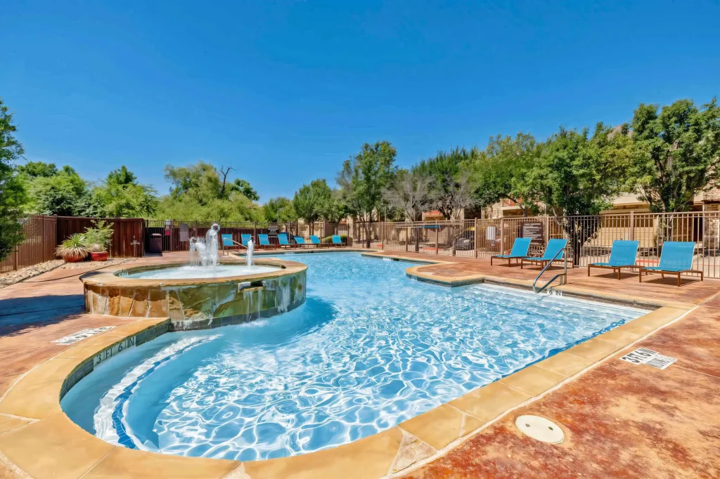 arioso apartments pool 2